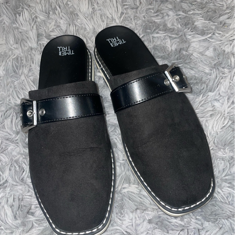 Womens flats
